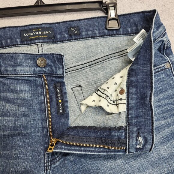 Lucky Brand 221 Straight Jeans Mens 36x32 Blue Denim Stretch Cotton Whiskered - Picture 9 of 13